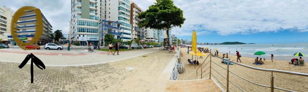 Suite Mar 210 - Economica E Compacta - Praia Do Morro - Predio Frente Mar Com Elevador, Atravessou A Avenida, Ja Esta Na Praia - Garagem - Internet Guarapari Eksteriør bilde
