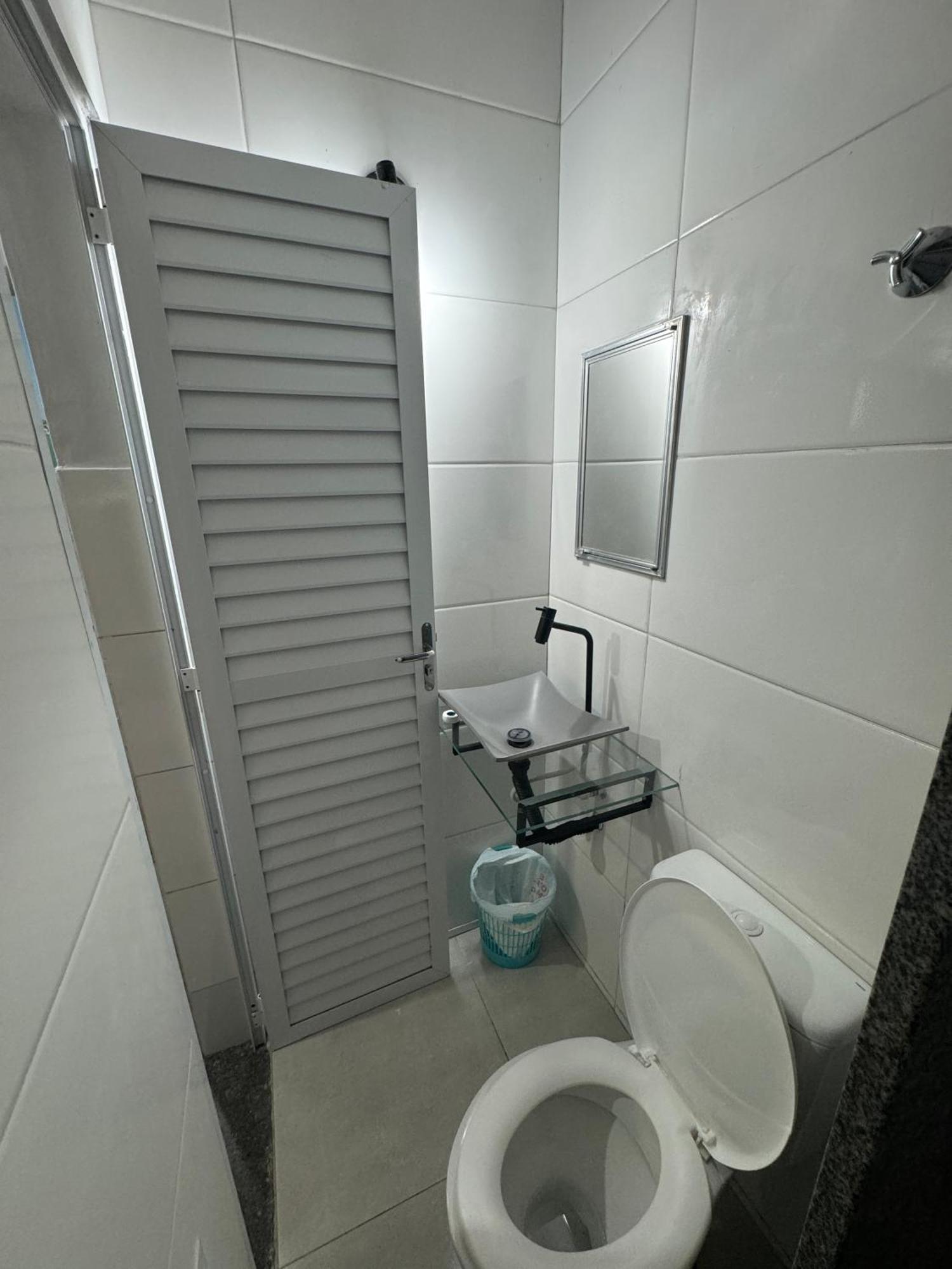 Suite Mar 210 - Economica E Compacta - Praia Do Morro - Predio Frente Mar Com Elevador, Atravessou A Avenida, Ja Esta Na Praia - Garagem - Internet Guarapari Eksteriør bilde