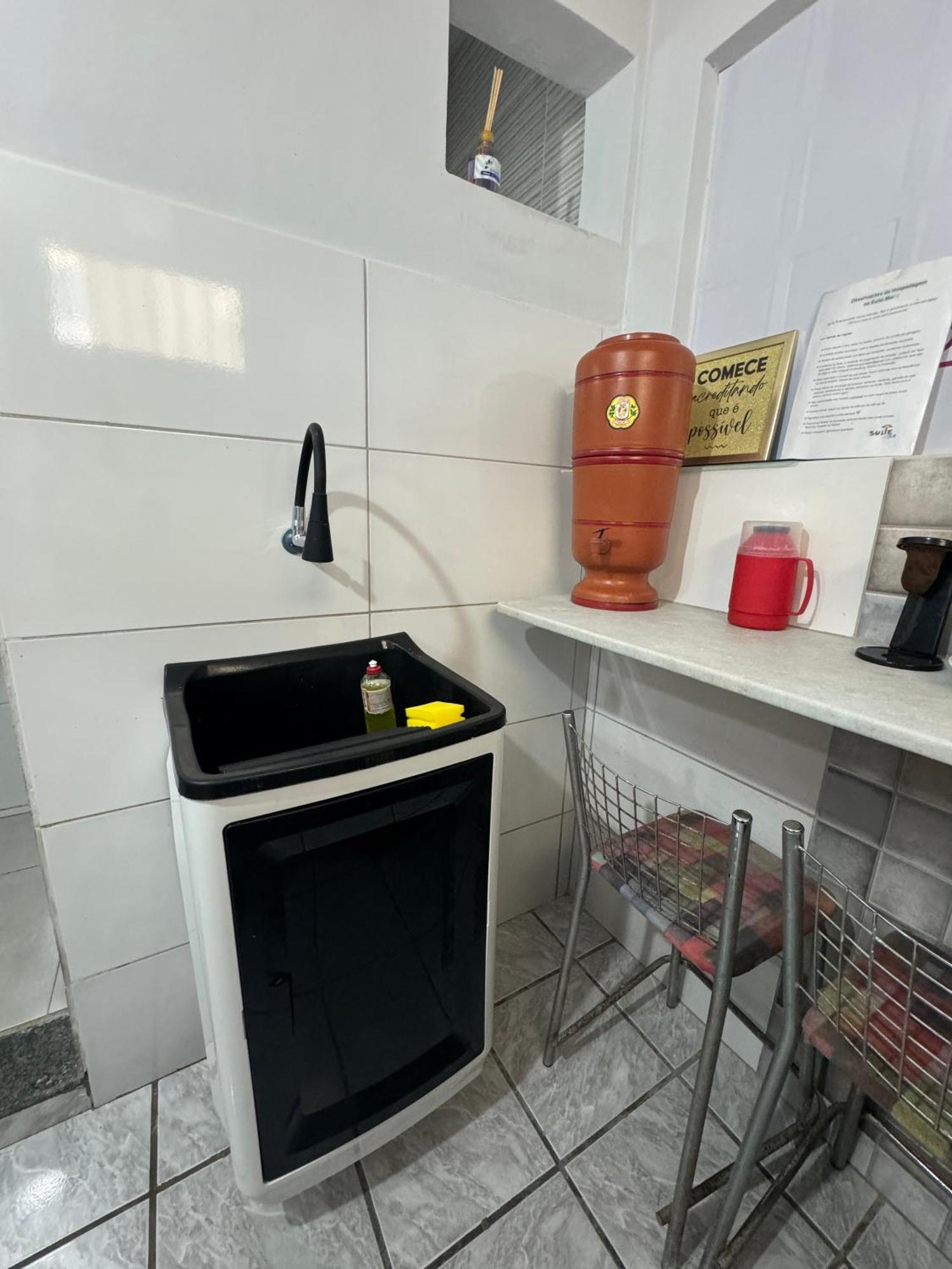Suite Mar 210 - Economica E Compacta - Praia Do Morro - Predio Frente Mar Com Elevador, Atravessou A Avenida, Ja Esta Na Praia - Garagem - Internet Guarapari Eksteriør bilde